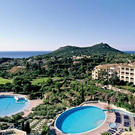 Apartment Cap Esterel T3 Jardin Cloture Grande Terrasse Couverte Vue 2 Village Pierre Et Saint-Raphael (Var)