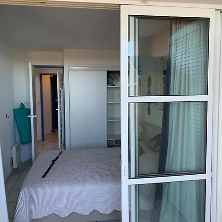 Apartment Cap Esterel T3 Jardin Cloture Grande Terrasse Couverte Vue 2 Village Pierre Et Saint-Raphael (Var)
