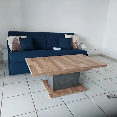 Apartment Cap Esterel T3 Jardin Cloture Grande Terrasse Couverte Vue 2 Village Pierre Et