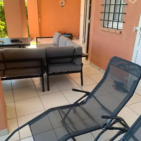 Cap Esterel T3 Jardin Cloture Grande Terrasse Couverte Vue 2 Village Pierre Et *